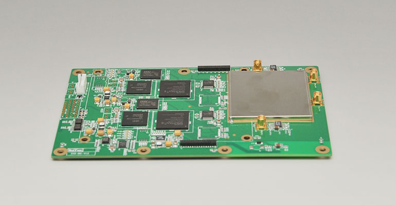 发布第一款GNSS高精度定向板卡